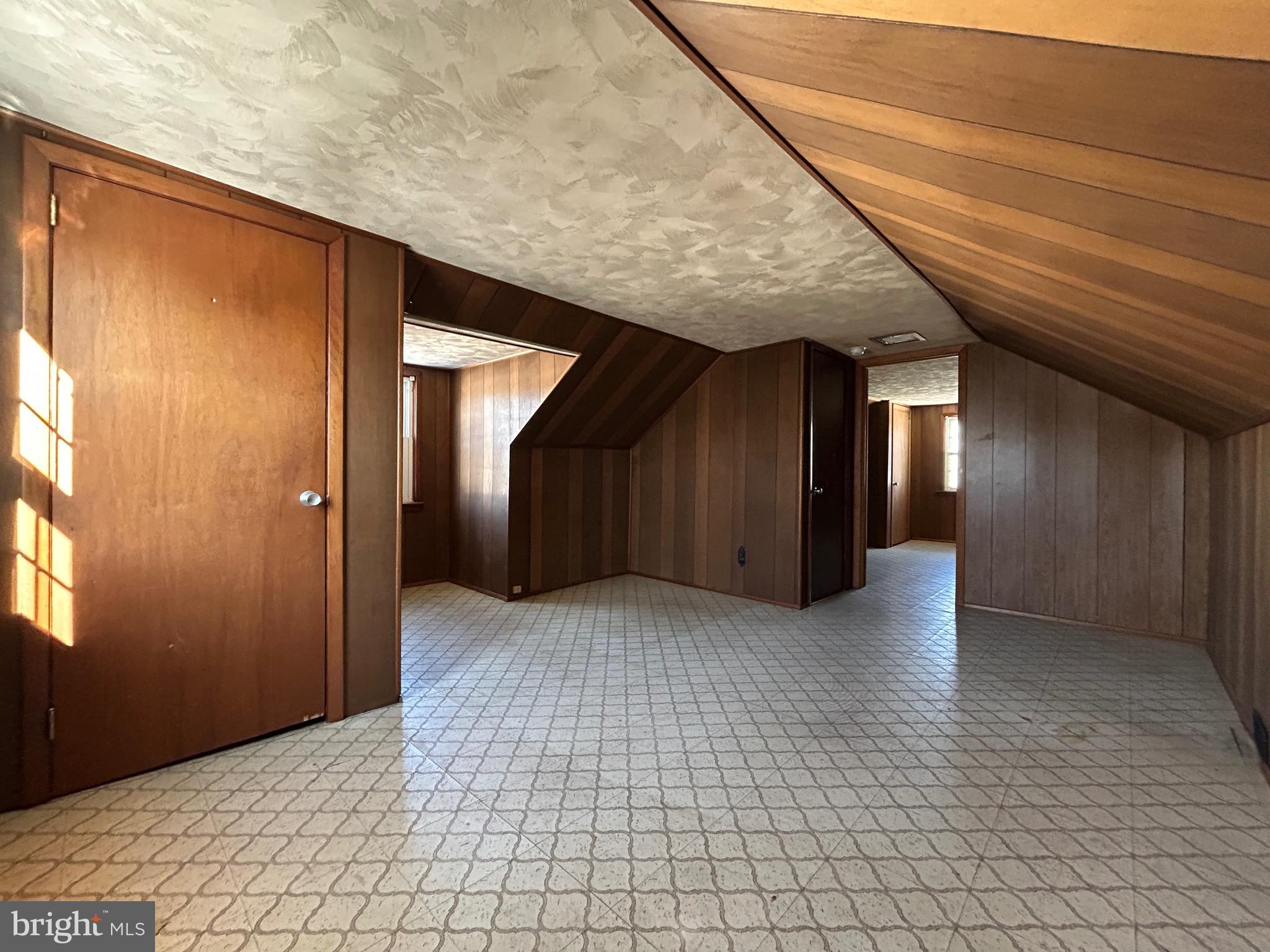 ROSLYN - Residential