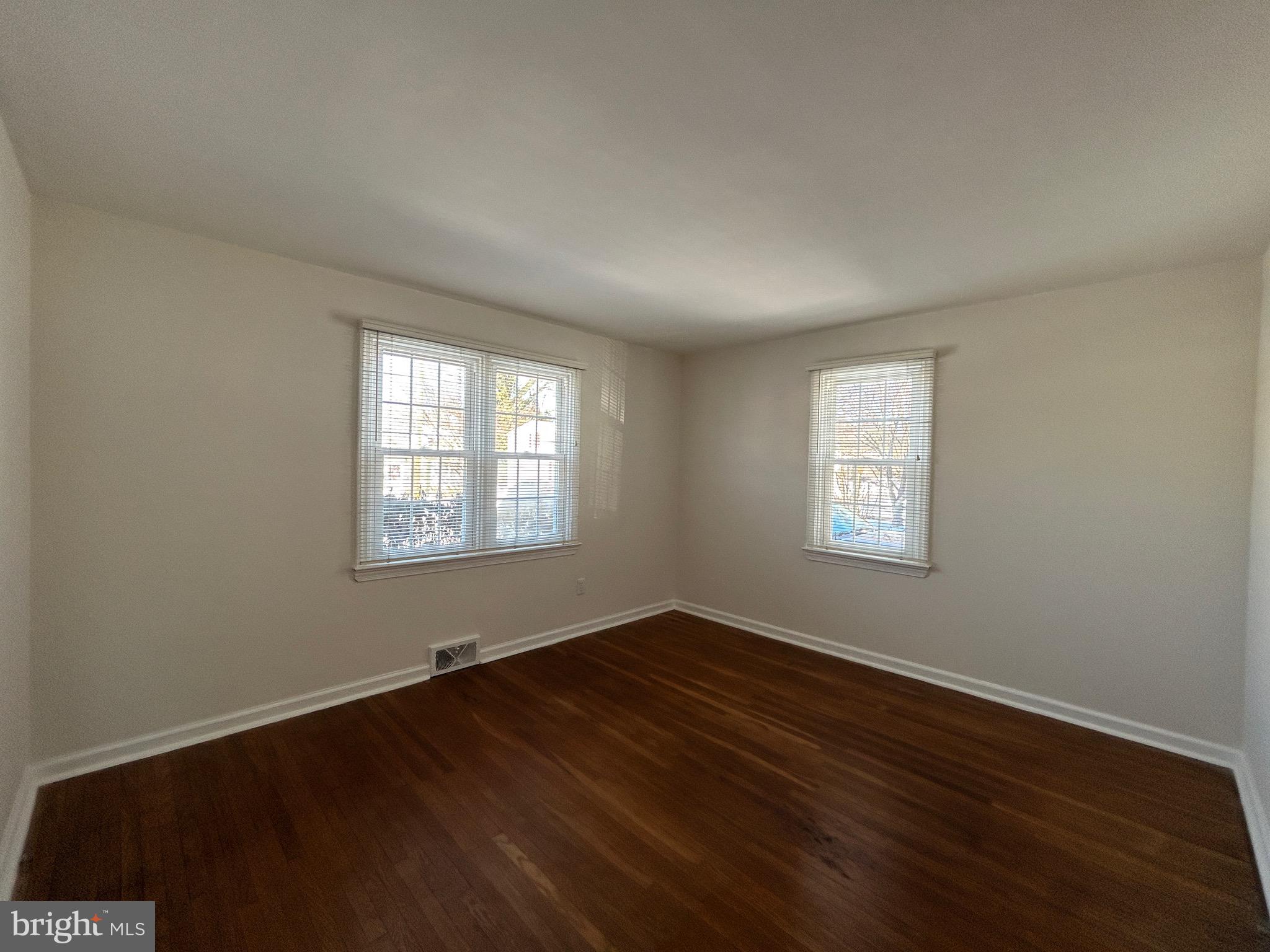 ROSLYN - Residential