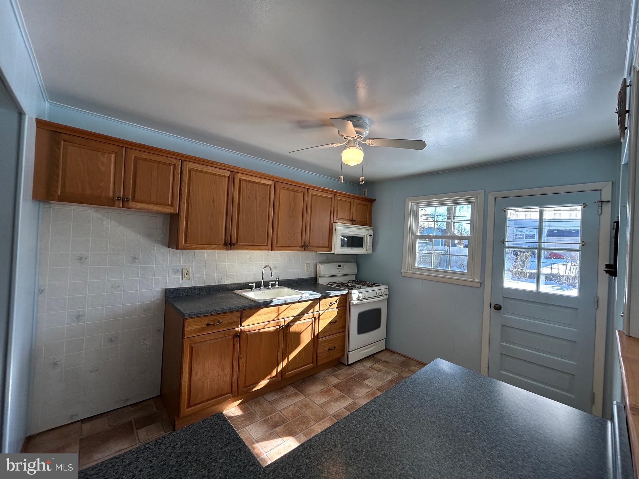 ROSLYN - Residential