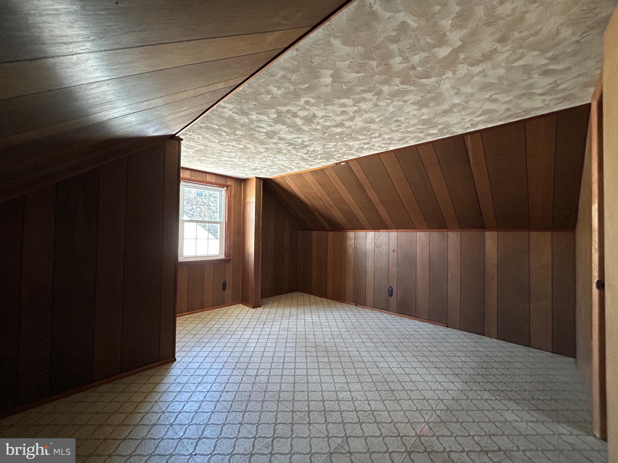 ROSLYN - Residential