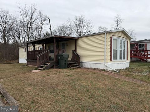 157 LINDA DRIVE NEW OXFORD PA 17350