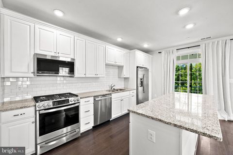 Condo For Sale - 23275 Milltown Knoll Square #118<br/> ASHBURN, VA 20148