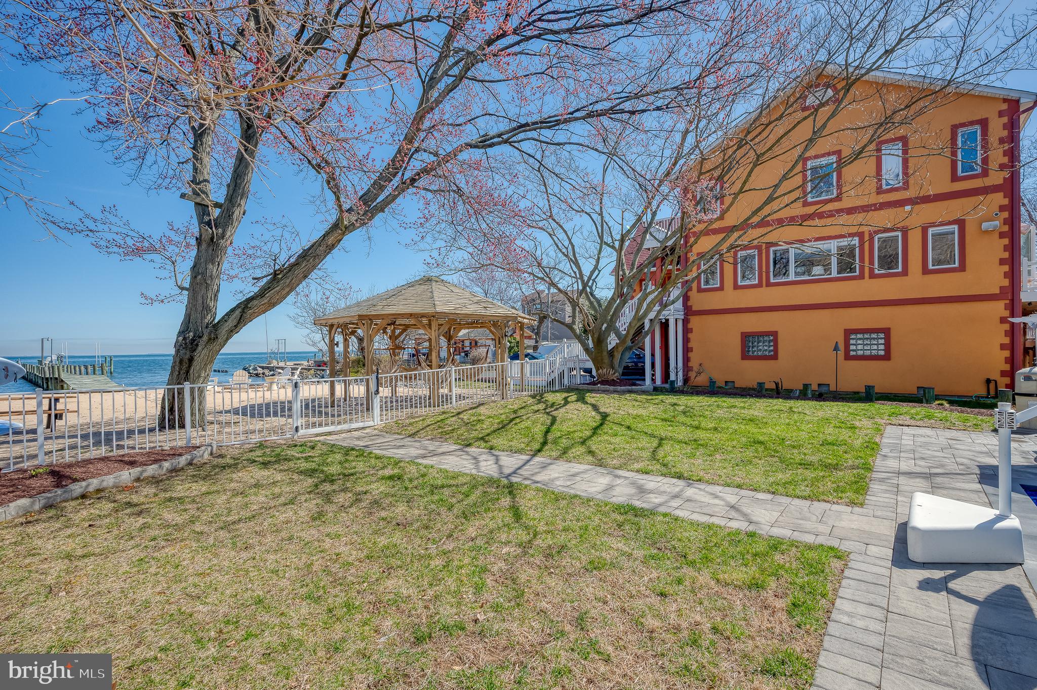 BAYSIDE BEACH - Residential