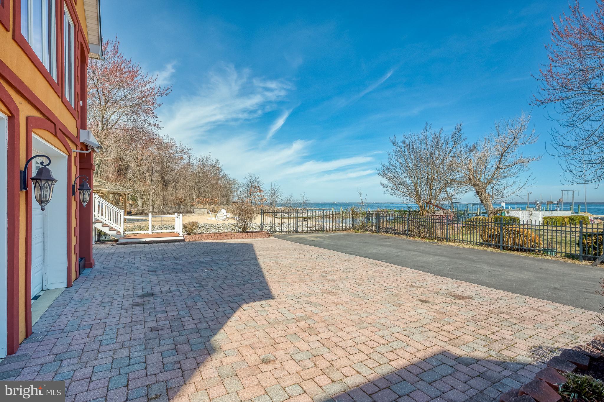 BAYSIDE BEACH - Residential