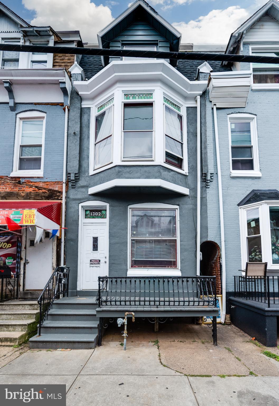 Welcome to 1302 N 10th St, a well-maintained two-unit property located in the vibrant Northeast Reading neighborhood. This investment gem offers a fantastic opportunity for both seasoned investors and first-time buyers.
Unit 1 features a cozy 1-bedroom layout with a full bathroom, perfect for singles or couples seeking a comfortable living space. Unit 2 boasts a spacious 2-bedroom configuration with a full bathroom, ideal for families or roommates.
Both units are designed for convenience, with tenants responsible for their own heat and electricity, ensuring low maintenance for the owner.
The property also includes a detached garage located at the rear, currently rented out, providing additional income potential.
This property is in a prime location, close to local amenities and public transport, making it an attractive option for potential tenants. Don’t miss out on this opportunity to invest in a property that combines comfort and income potential. Schedule a viewing today!