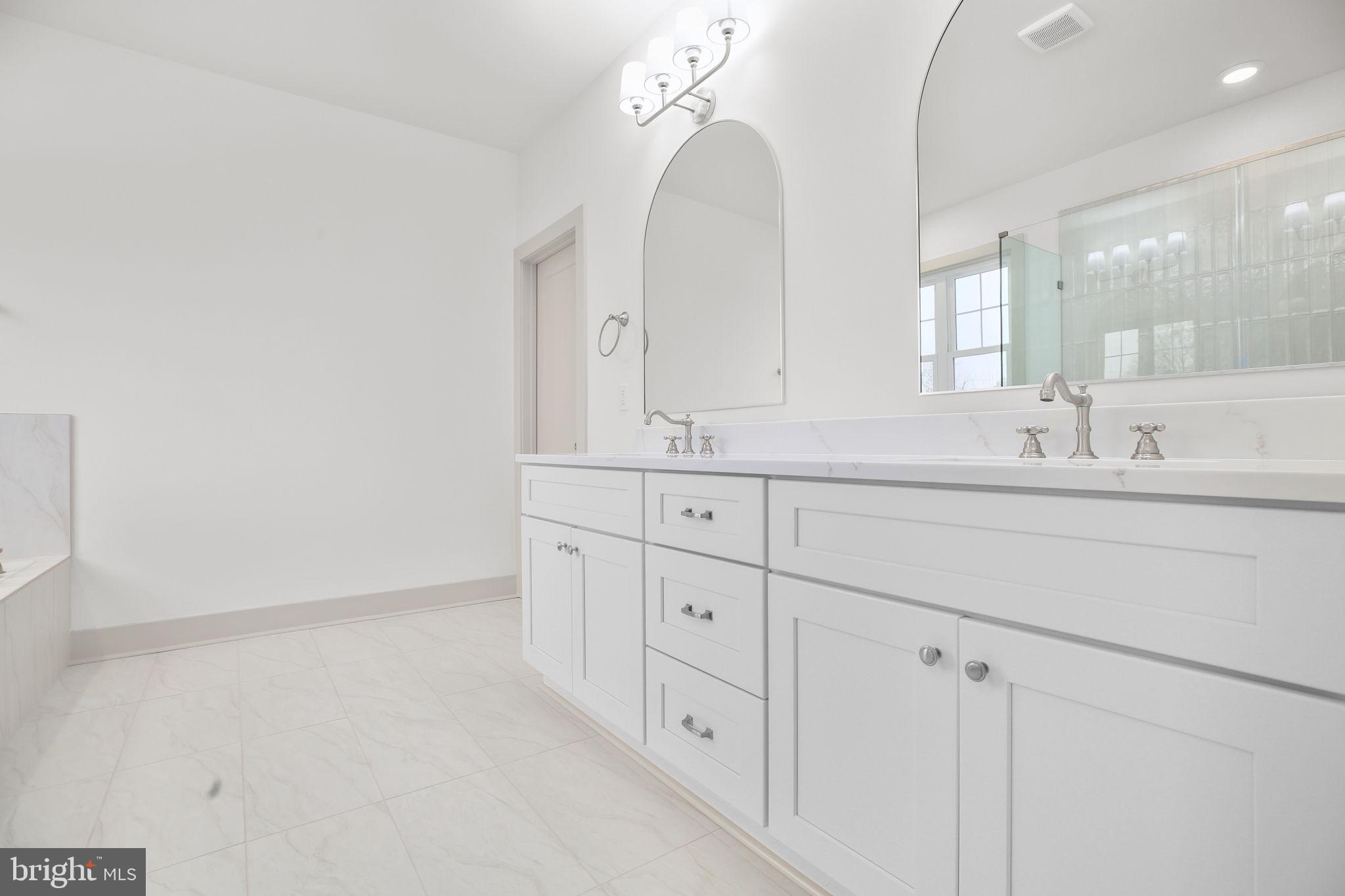 COLLEGE HEIGHTS - Residential