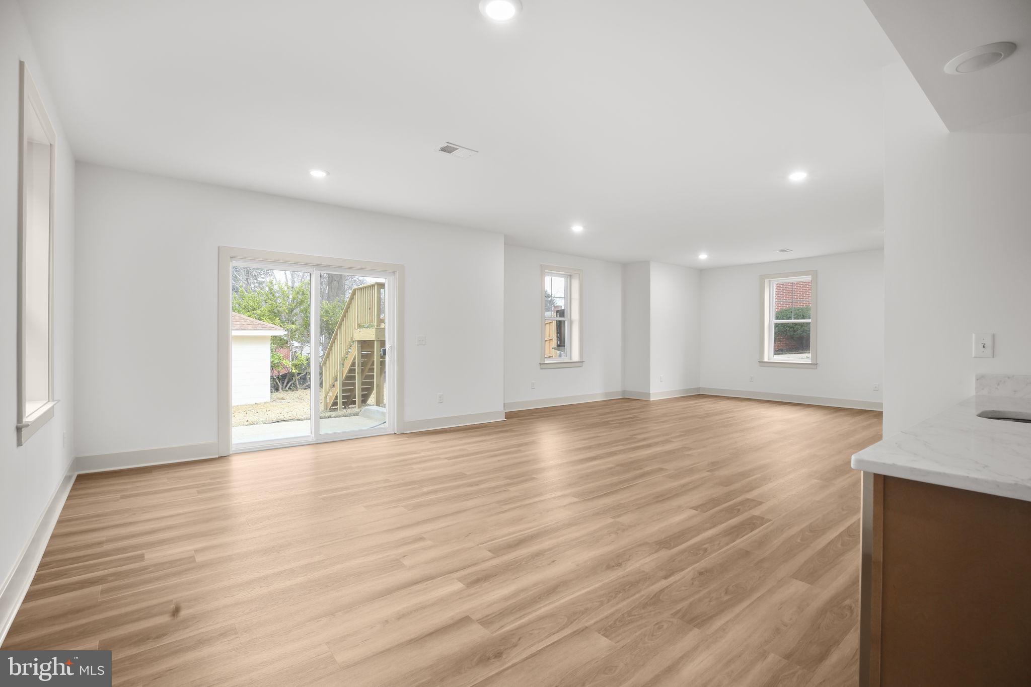 COLLEGE HEIGHTS - Residential