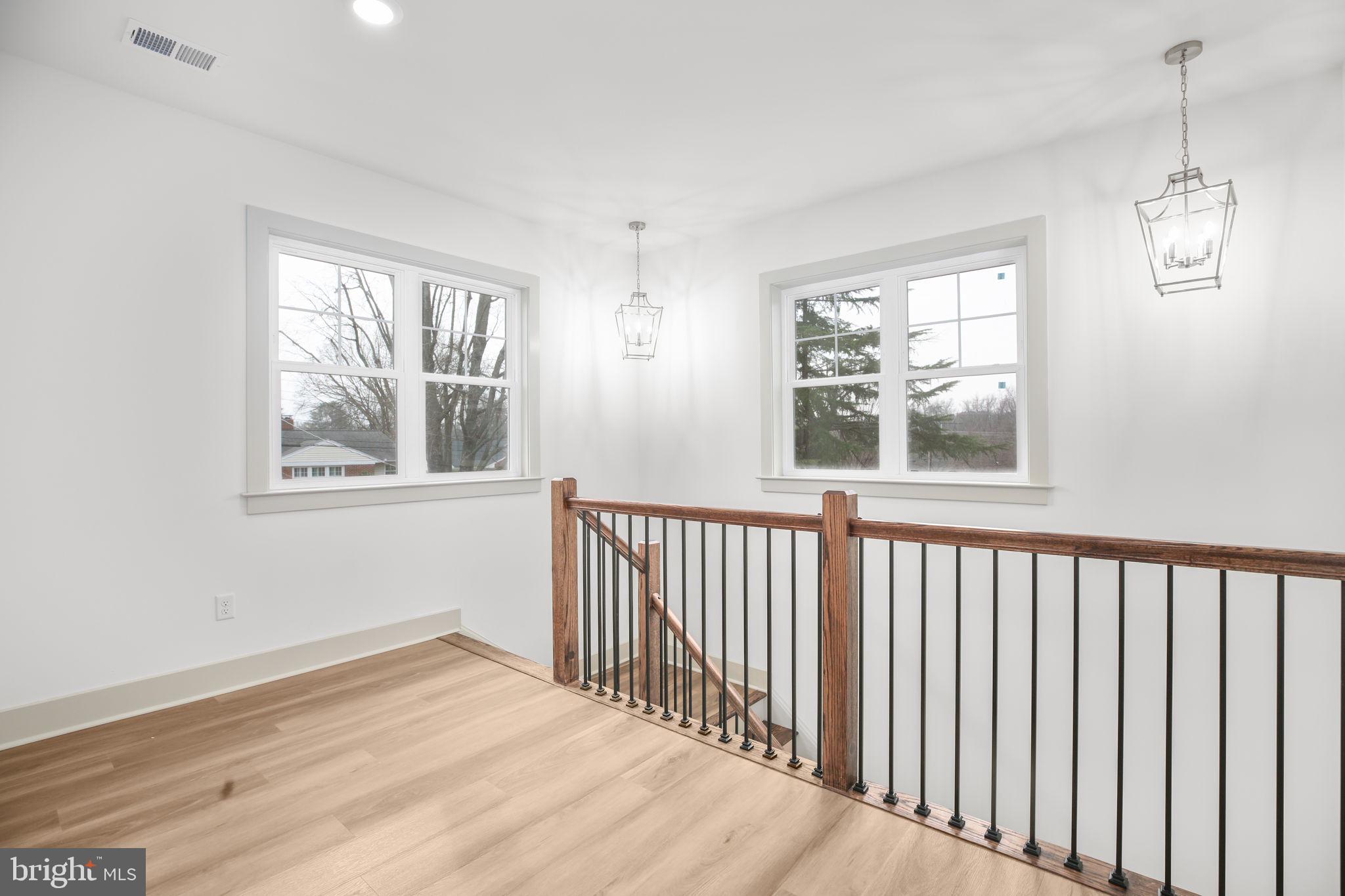 COLLEGE HEIGHTS - Residential