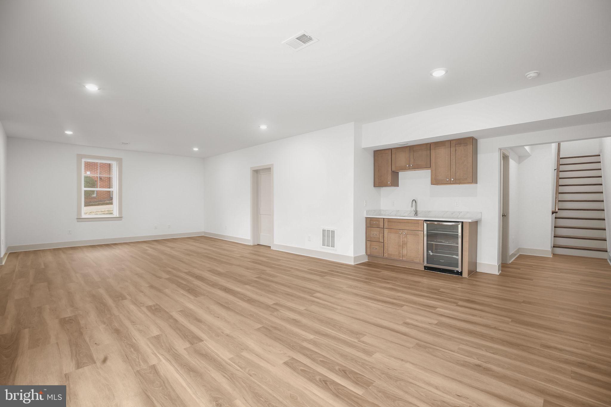 COLLEGE HEIGHTS - Residential