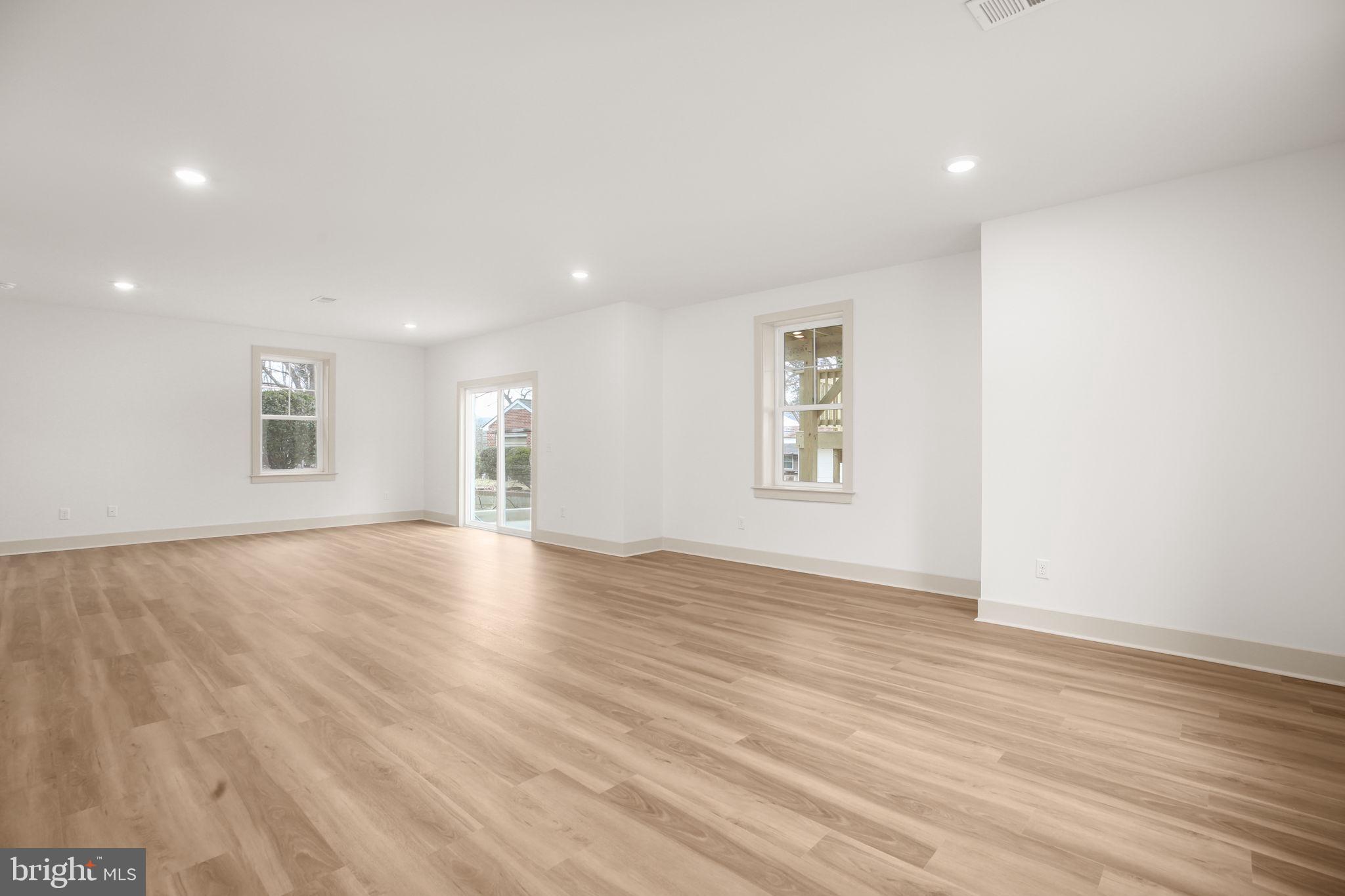 COLLEGE HEIGHTS - Residential