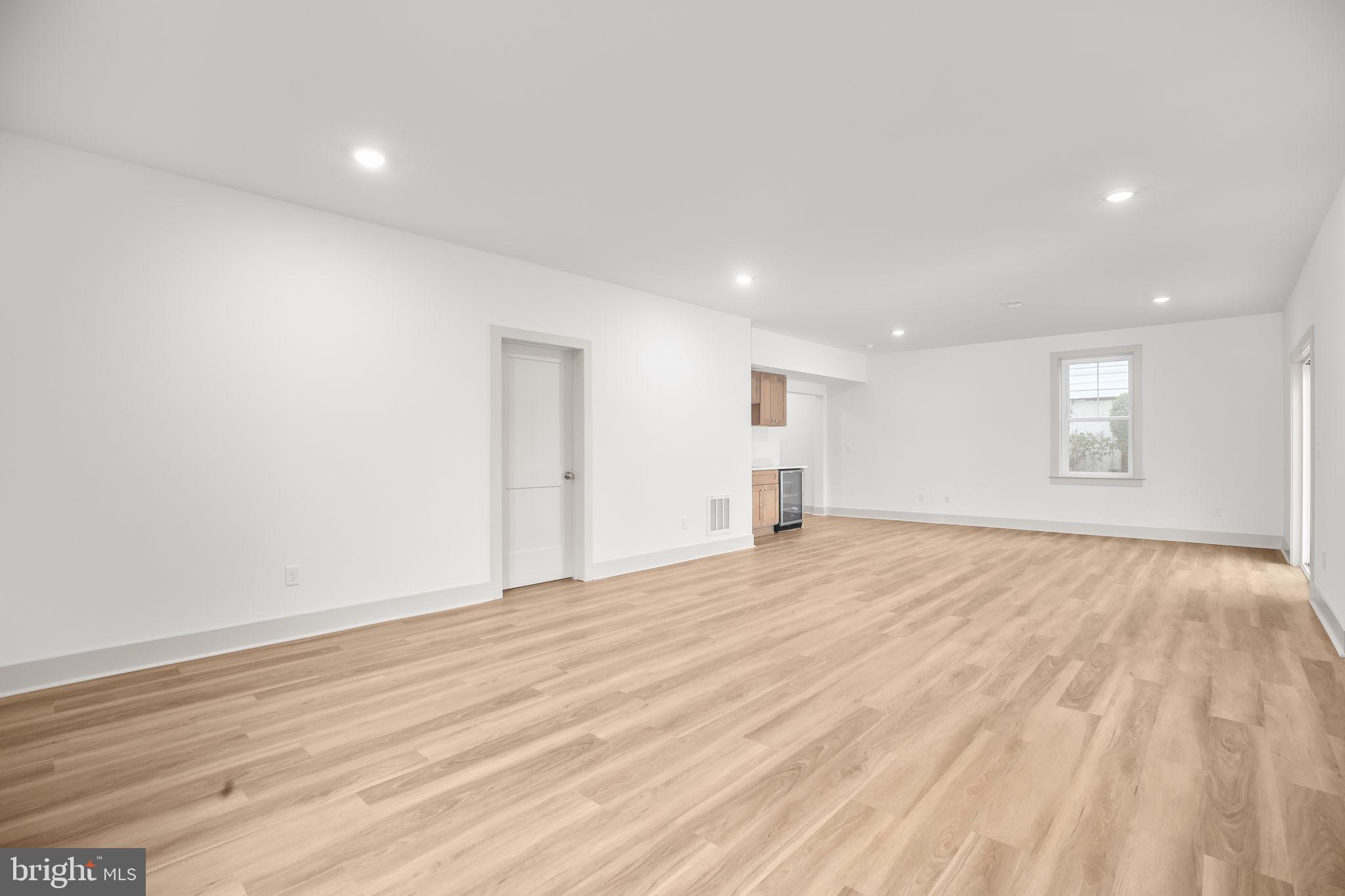 COLLEGE HEIGHTS - Residential