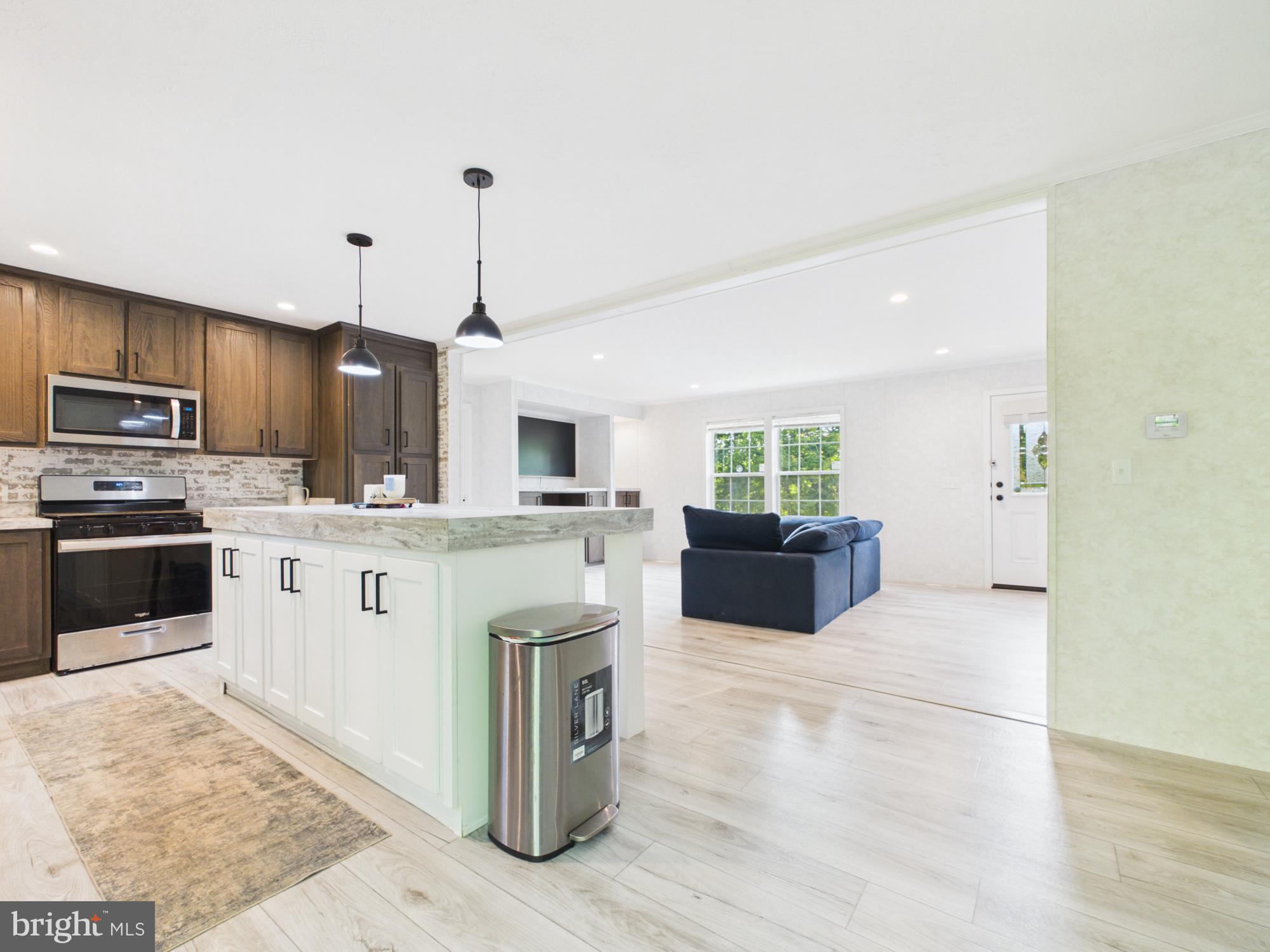 WINDSOR TWP - Residential