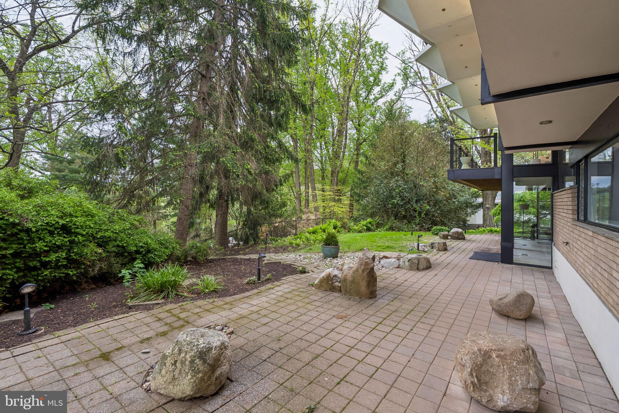 GLADWYNE - Residential