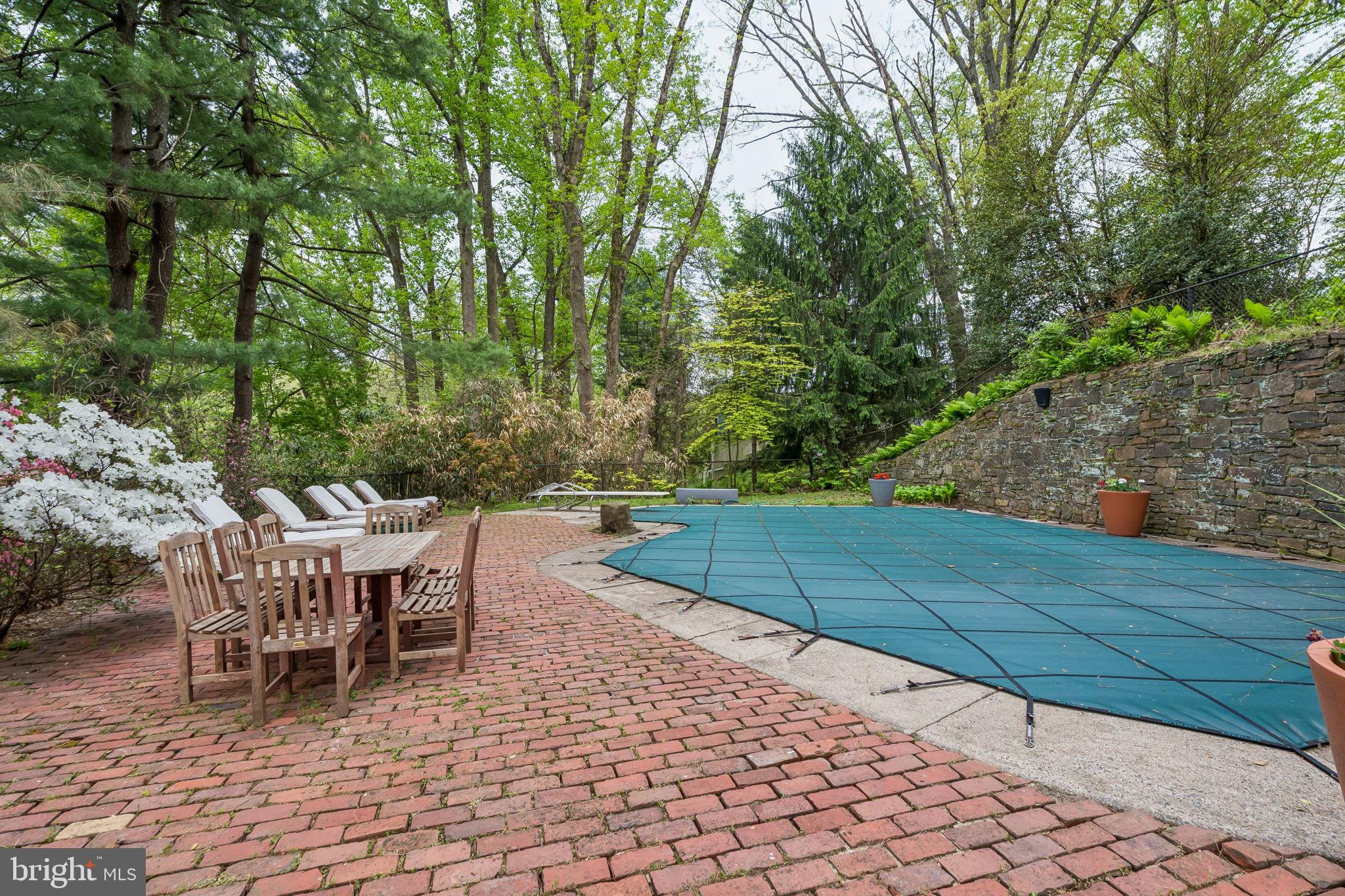 GLADWYNE - Residential