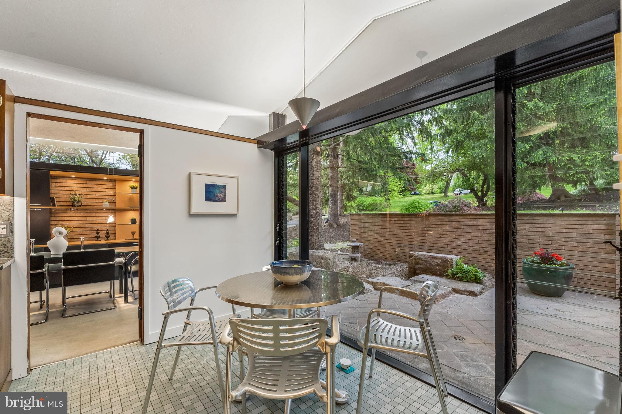 GLADWYNE - Residential