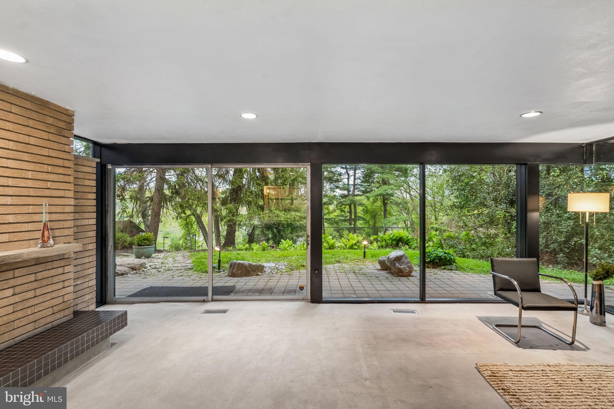 GLADWYNE - Residential