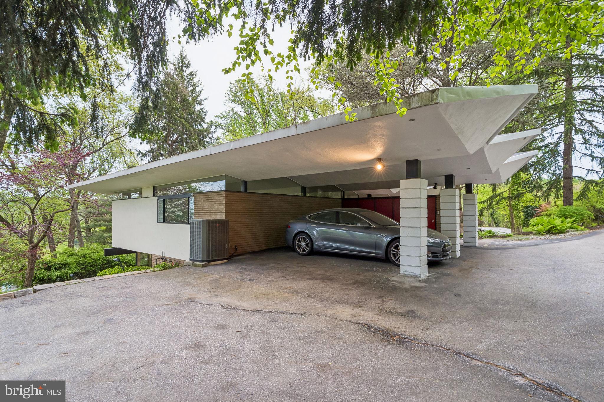 GLADWYNE - Residential