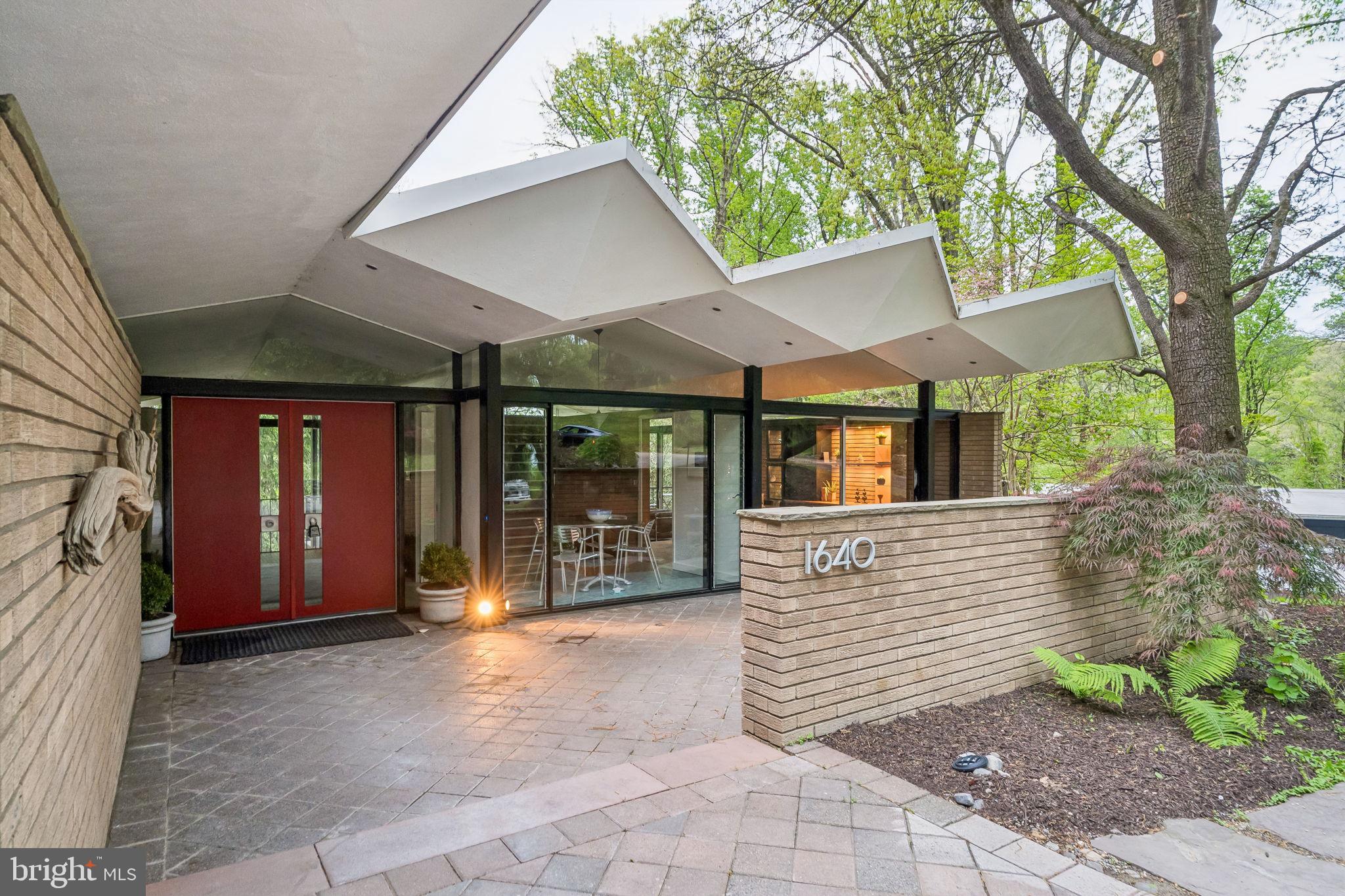 GLADWYNE - Residential