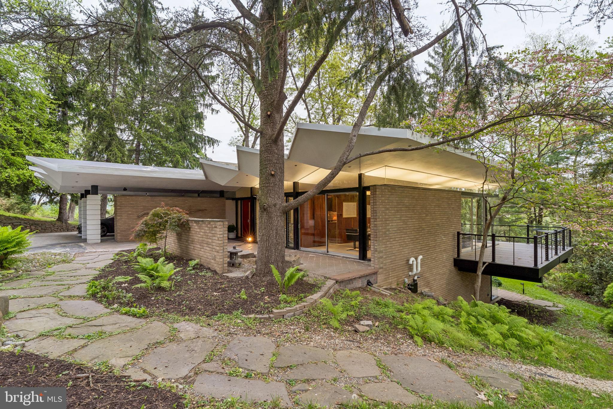 GLADWYNE - Residential