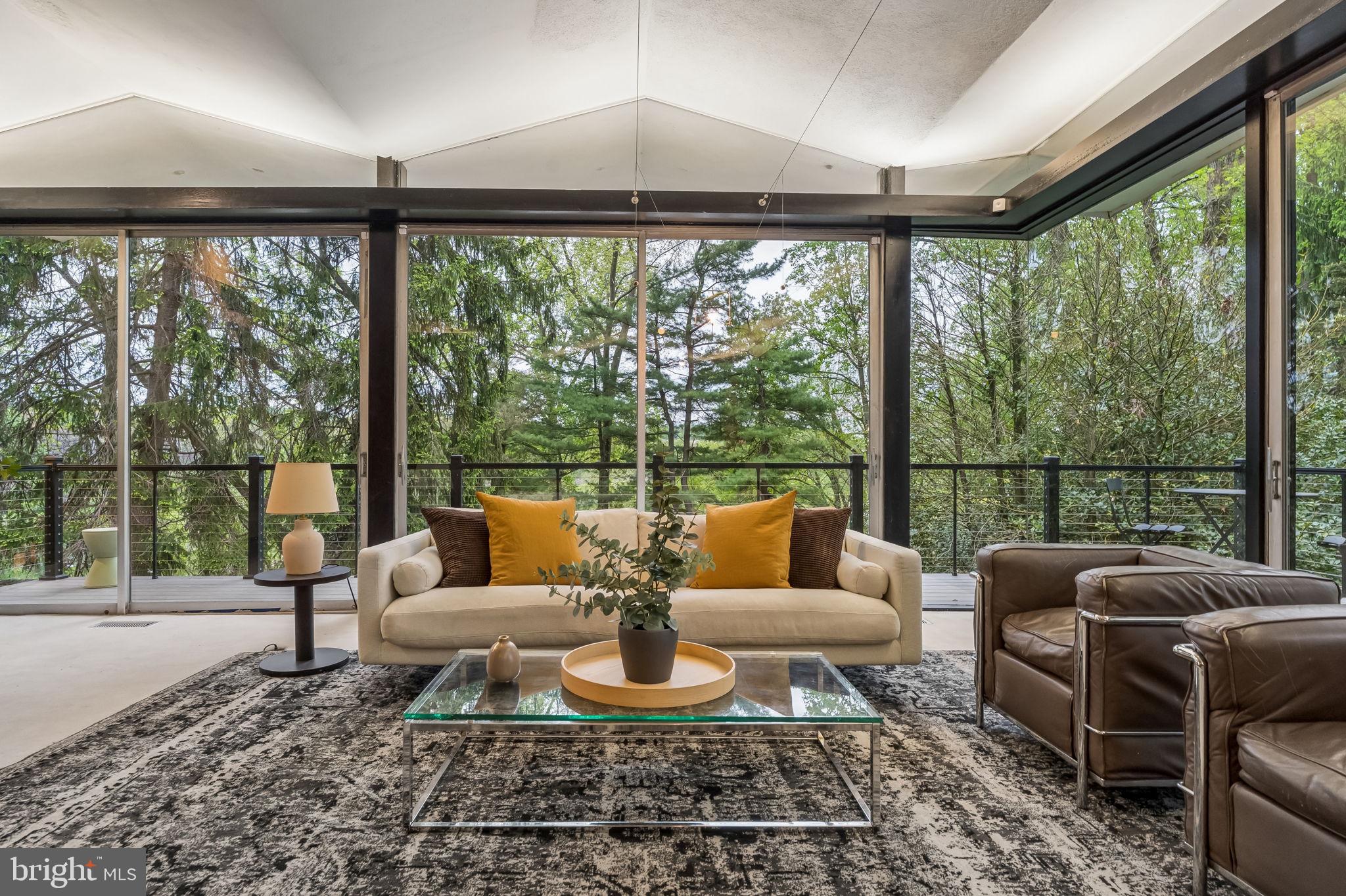 GLADWYNE - Residential