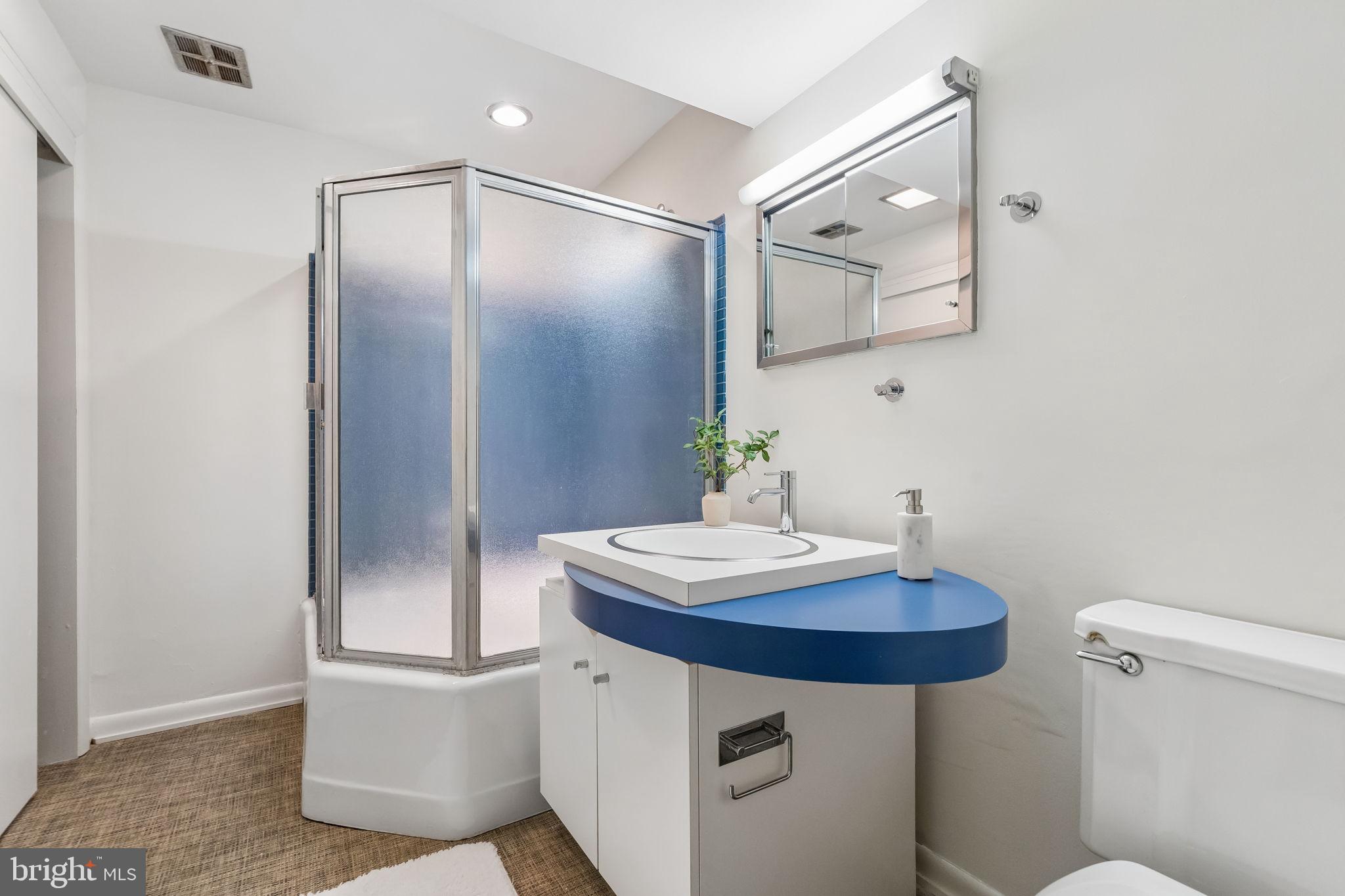 GLADWYNE - Residential