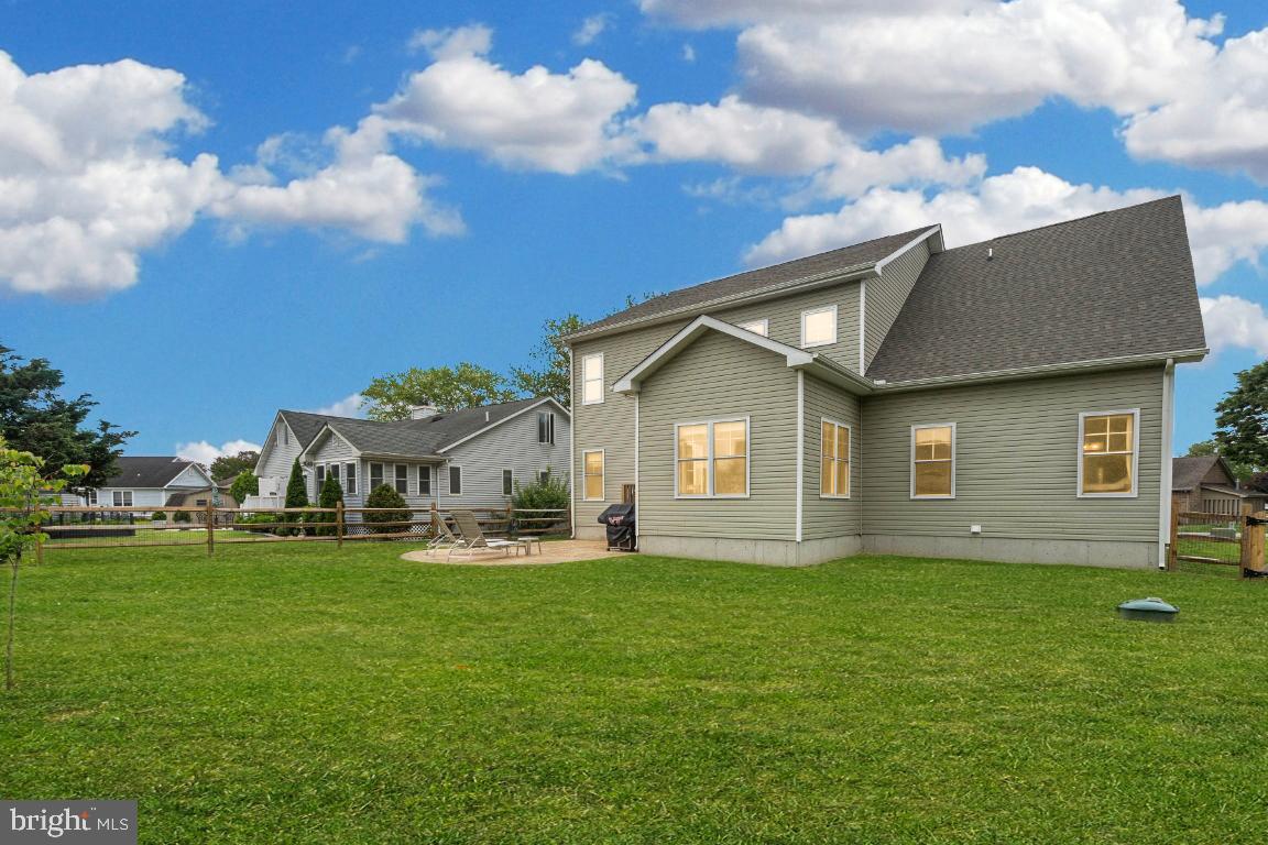 WHITES CREEK MANOR - Residential