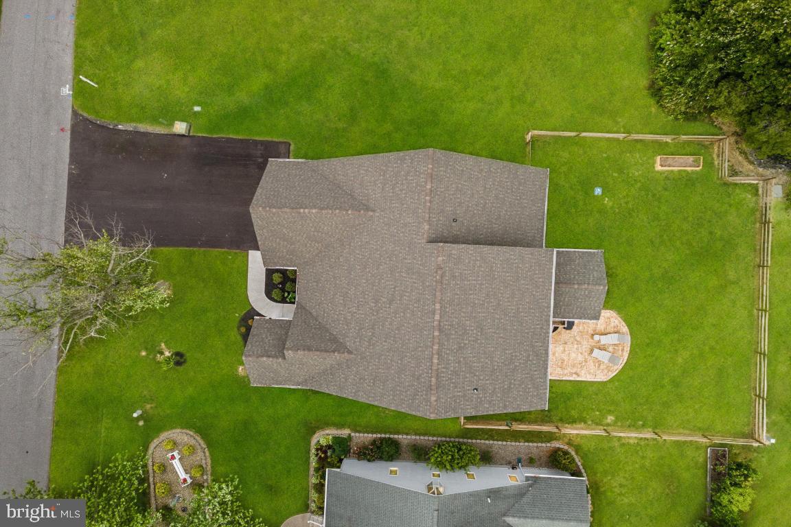 WHITES CREEK MANOR - Residential