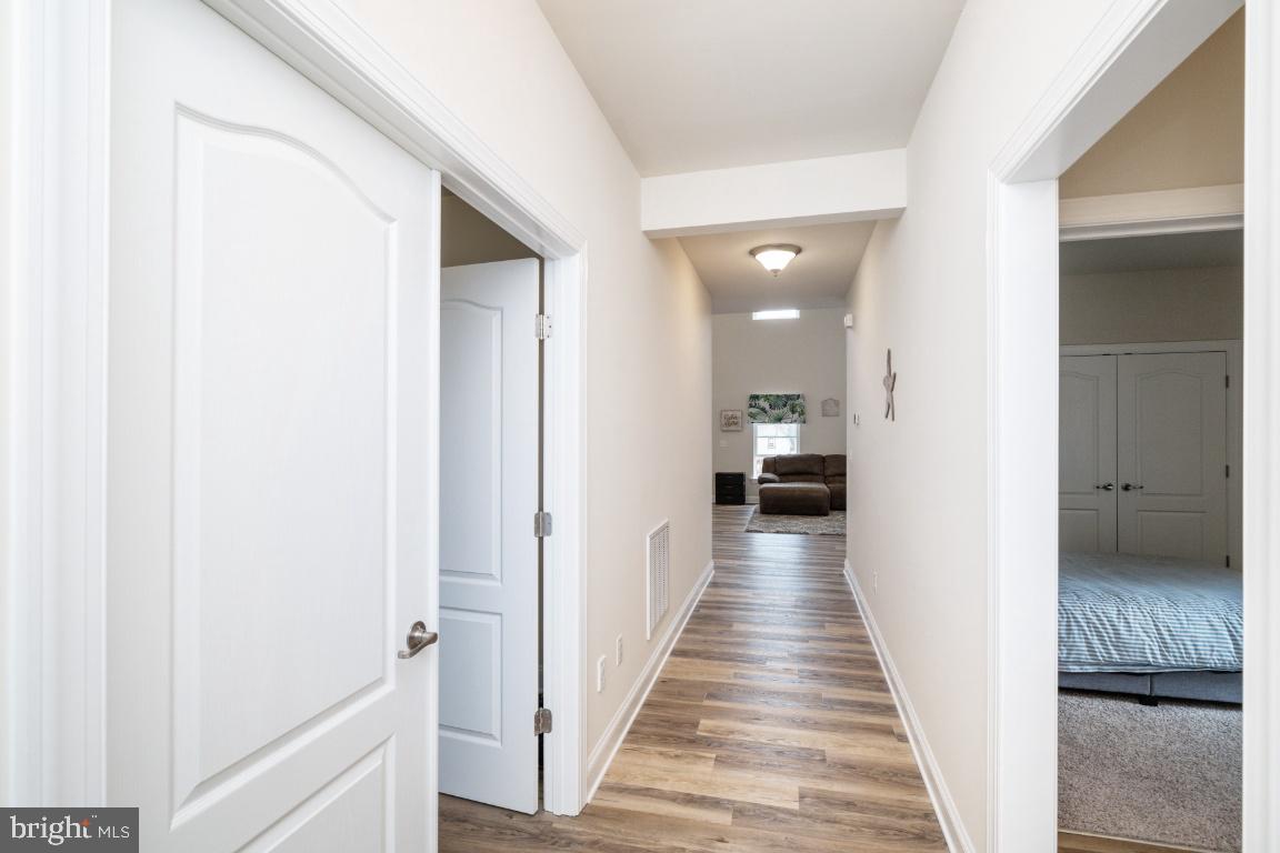 WHITES CREEK MANOR - Residential