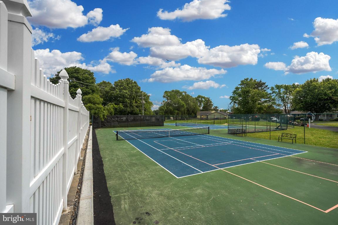 WHITES CREEK MANOR - Residential