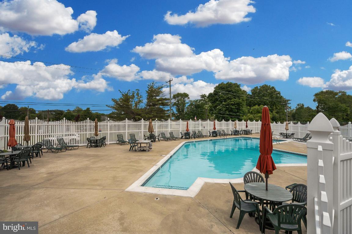 WHITES CREEK MANOR - Residential