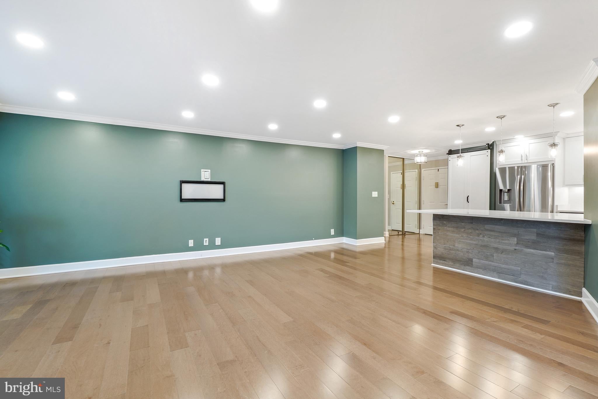 5903 MOUNT EAGLE DRIVE 304
