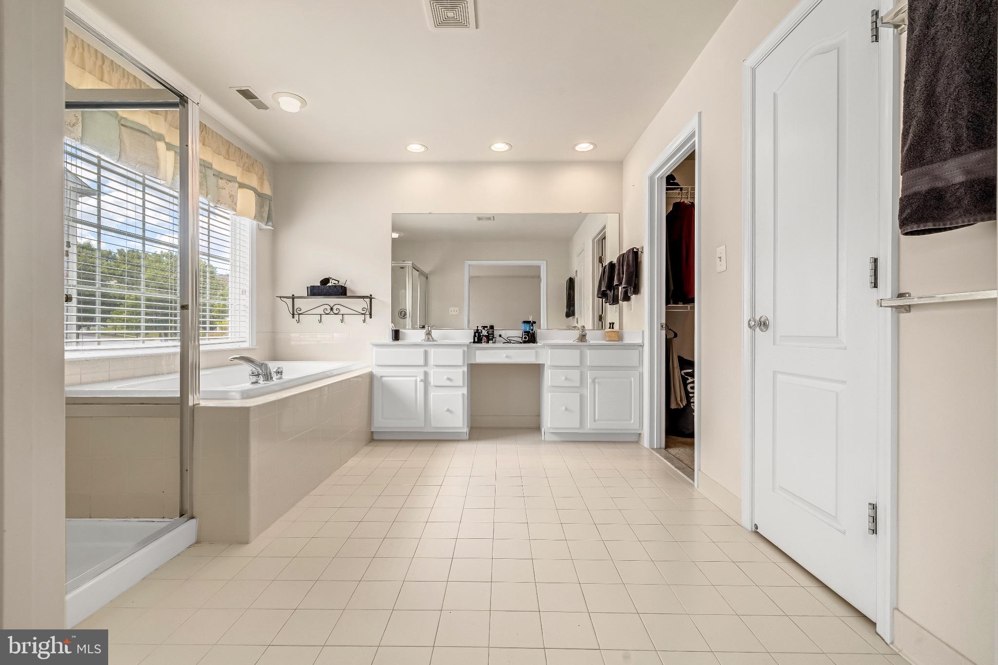 GALYN MANOR - Residential