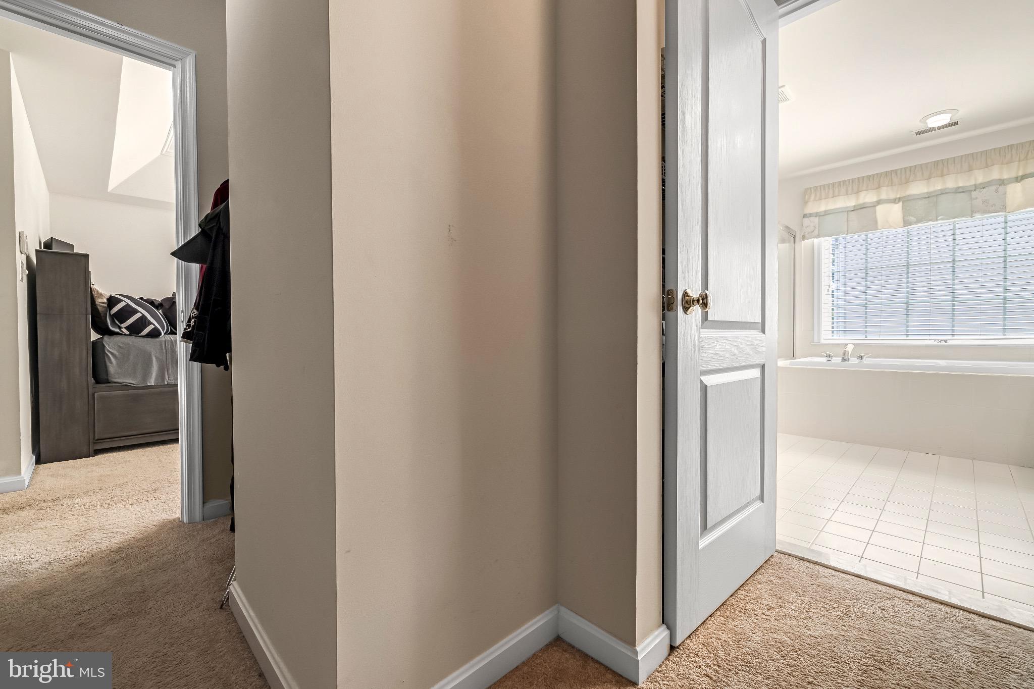 GALYN MANOR - Residential