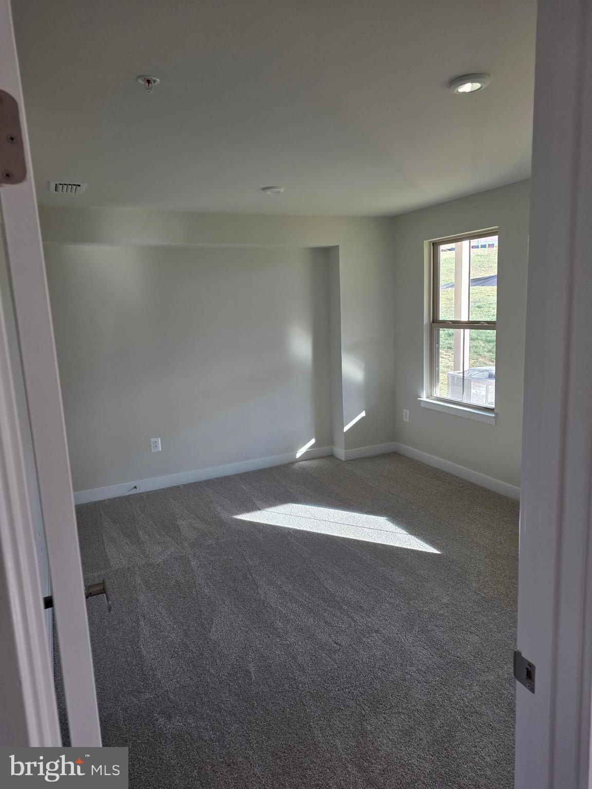 LAKE LINGANORE - Residential Lease