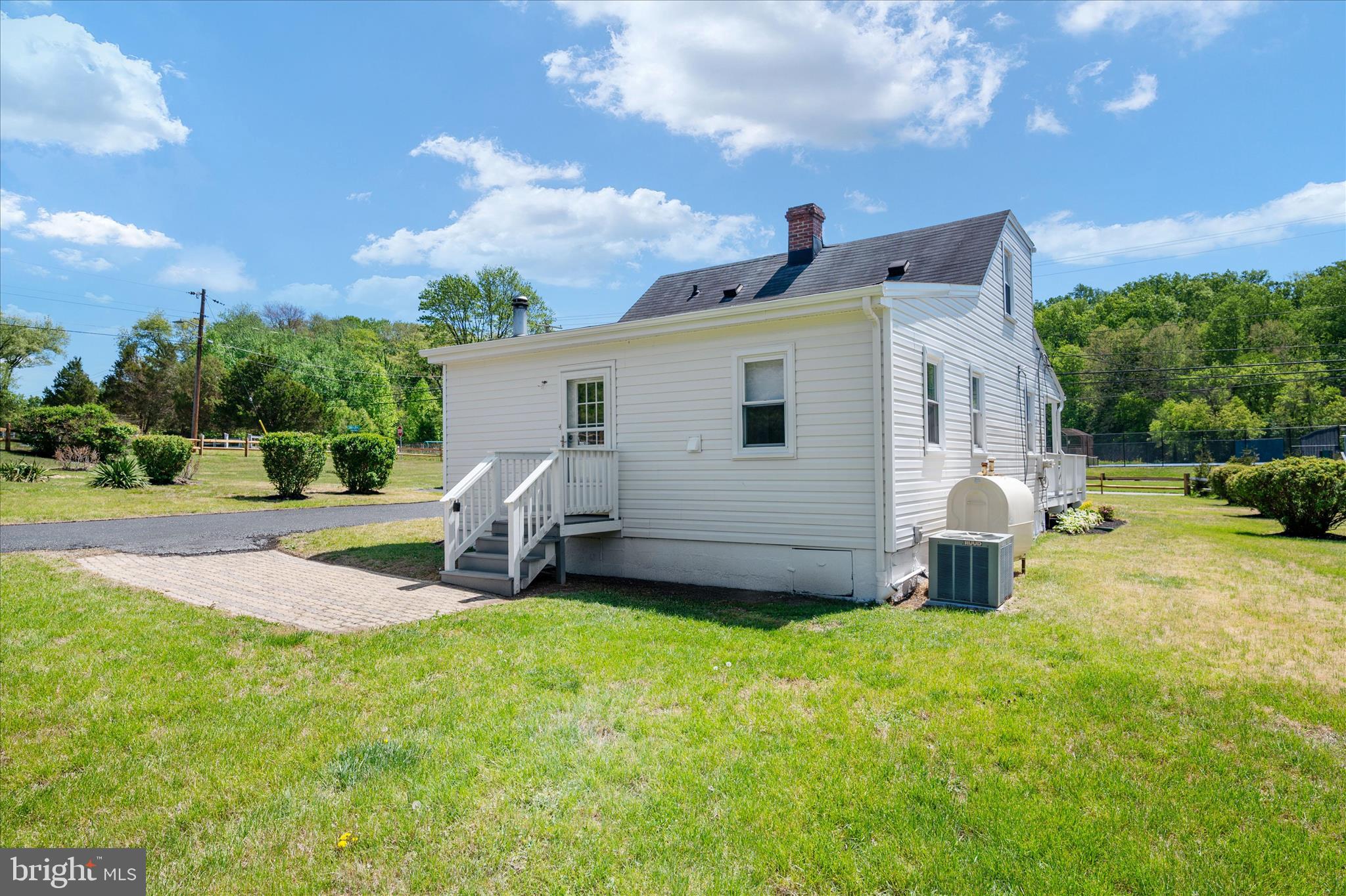 CROWNSVILLE - Residential