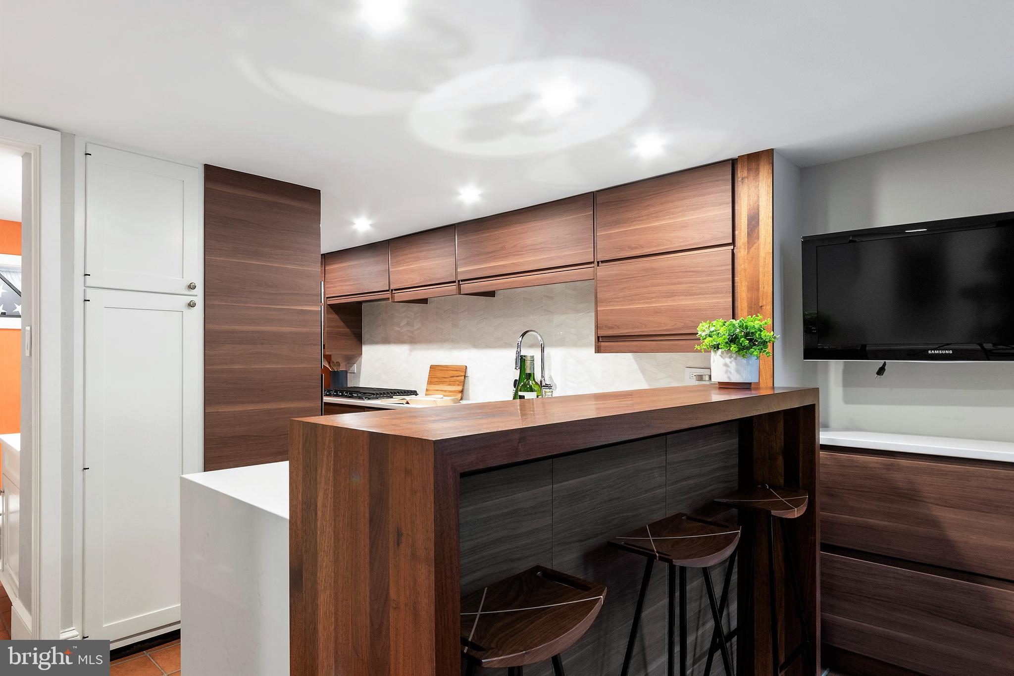 SOCIETY HILL - Residential