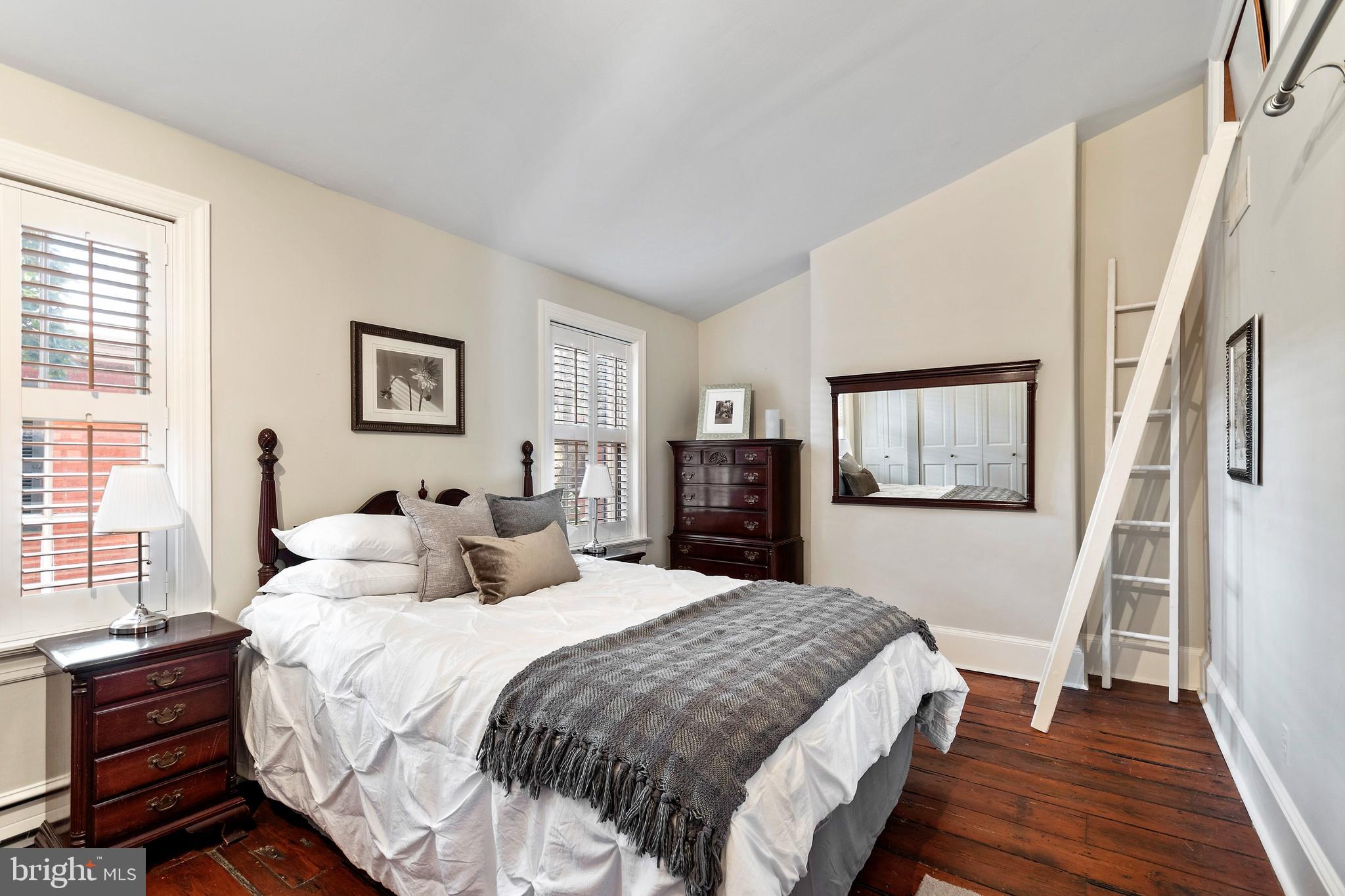 SOCIETY HILL - Residential