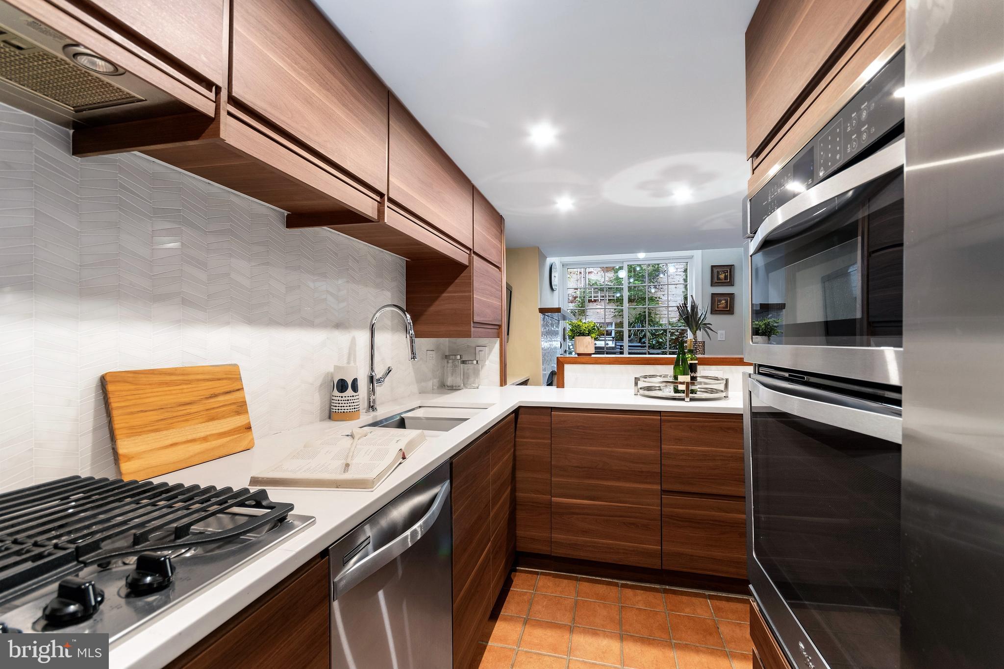 SOCIETY HILL - Residential