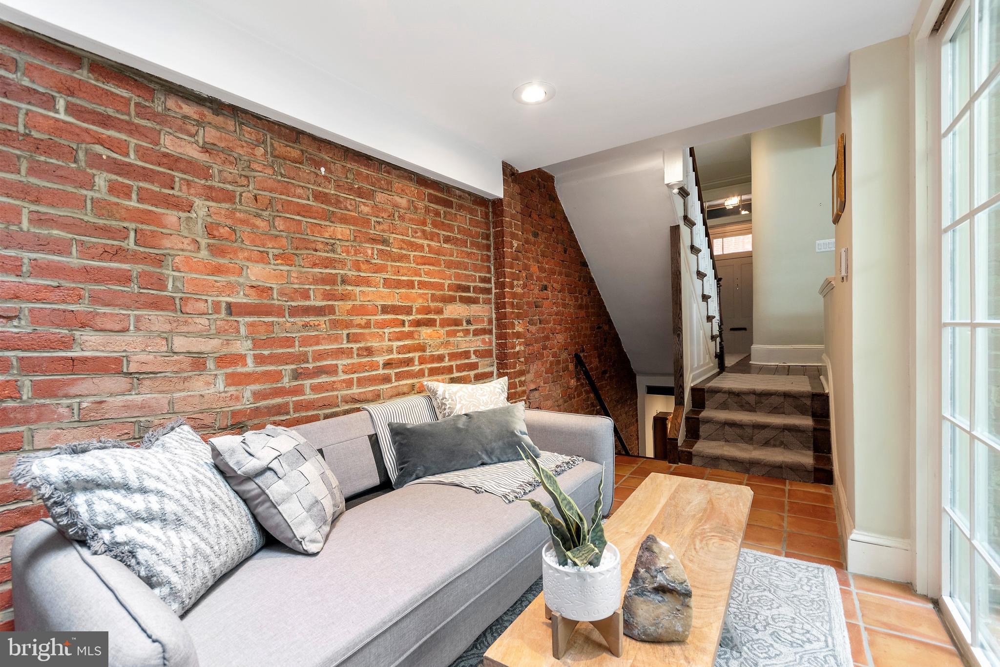 SOCIETY HILL - Residential