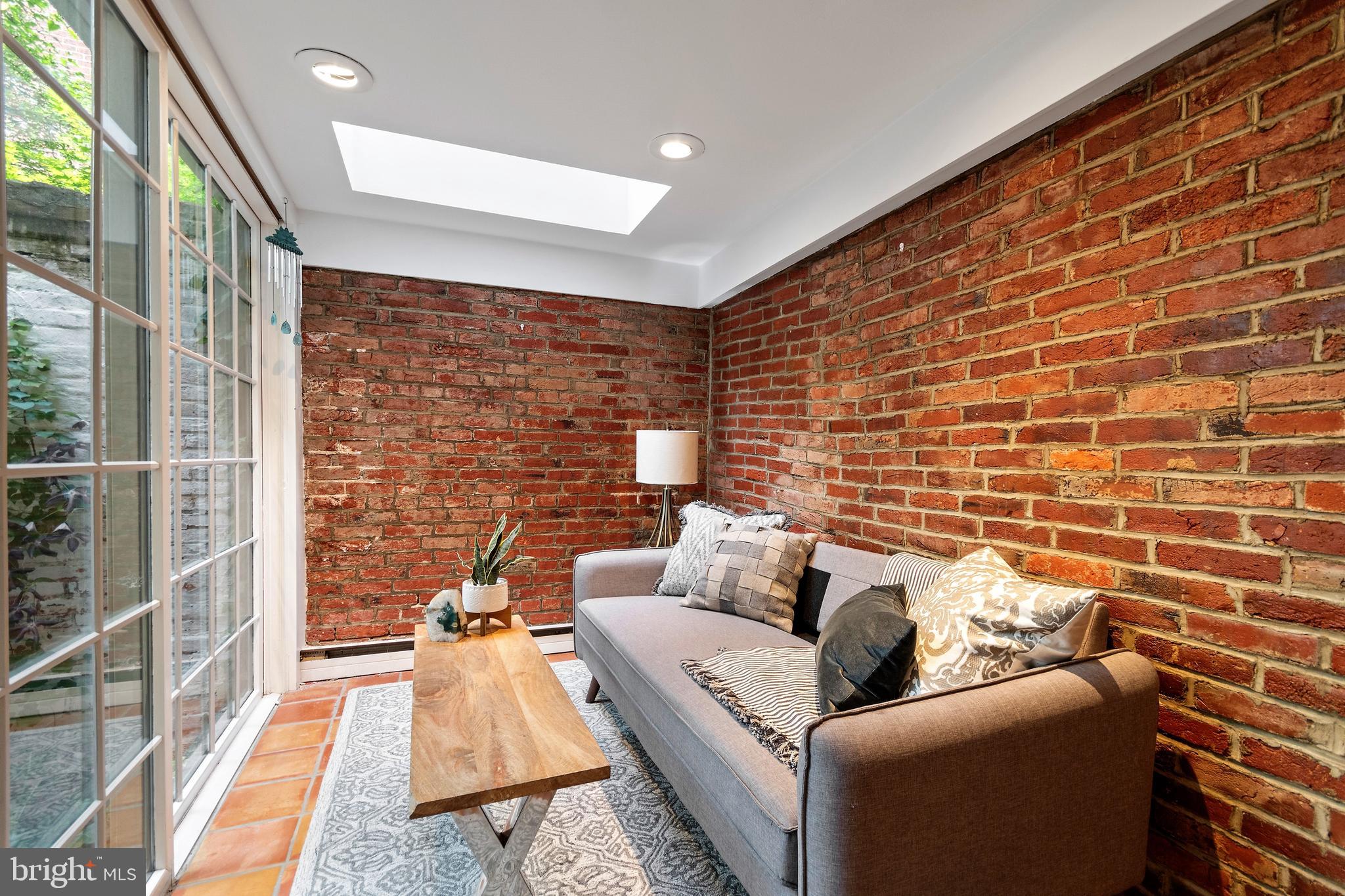 SOCIETY HILL - Residential