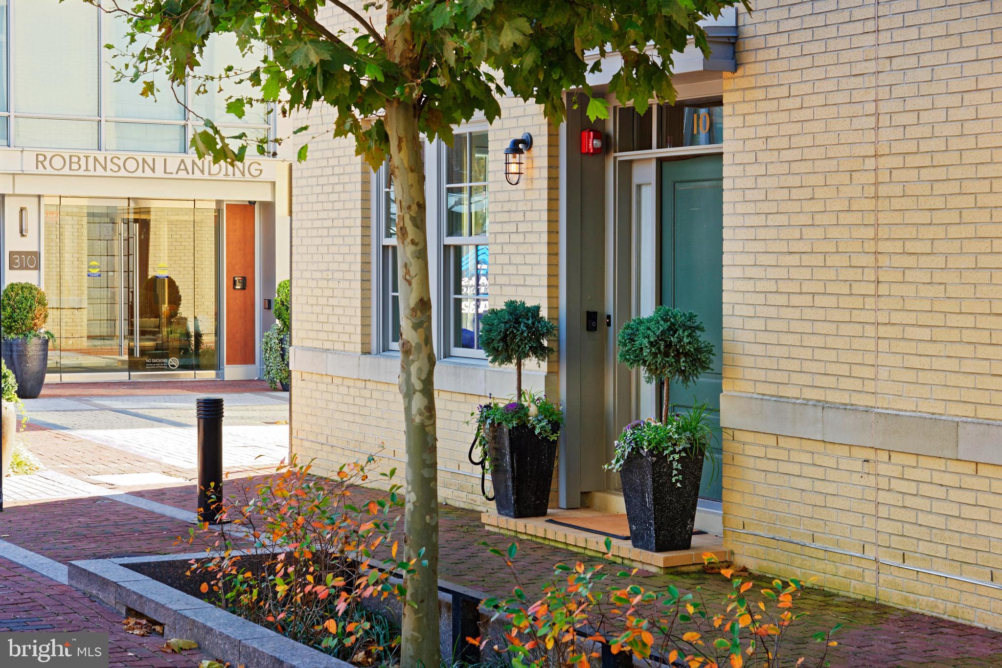 ROBINSON LANDING - Residential