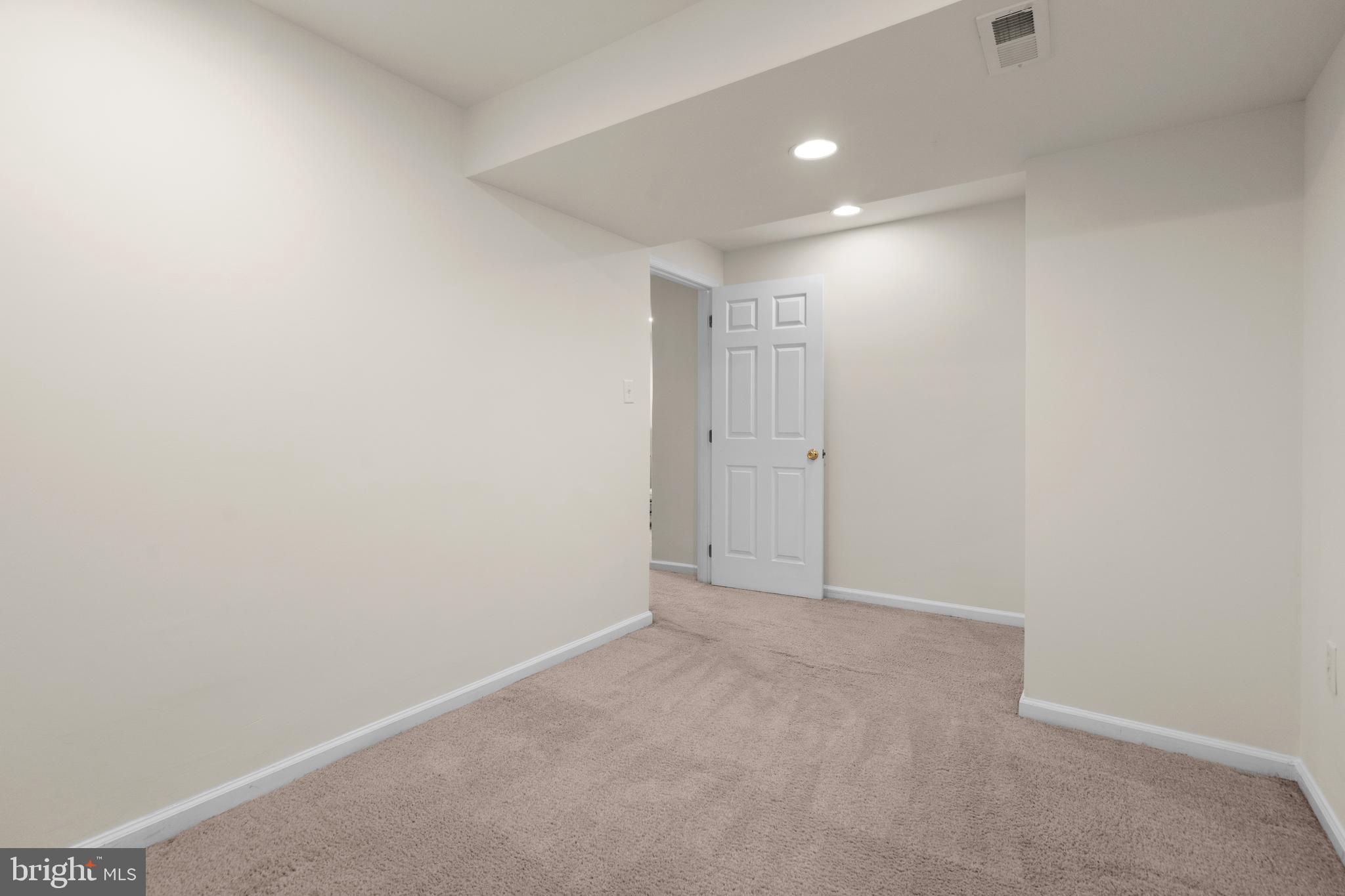 MONTCLAIR - Residential