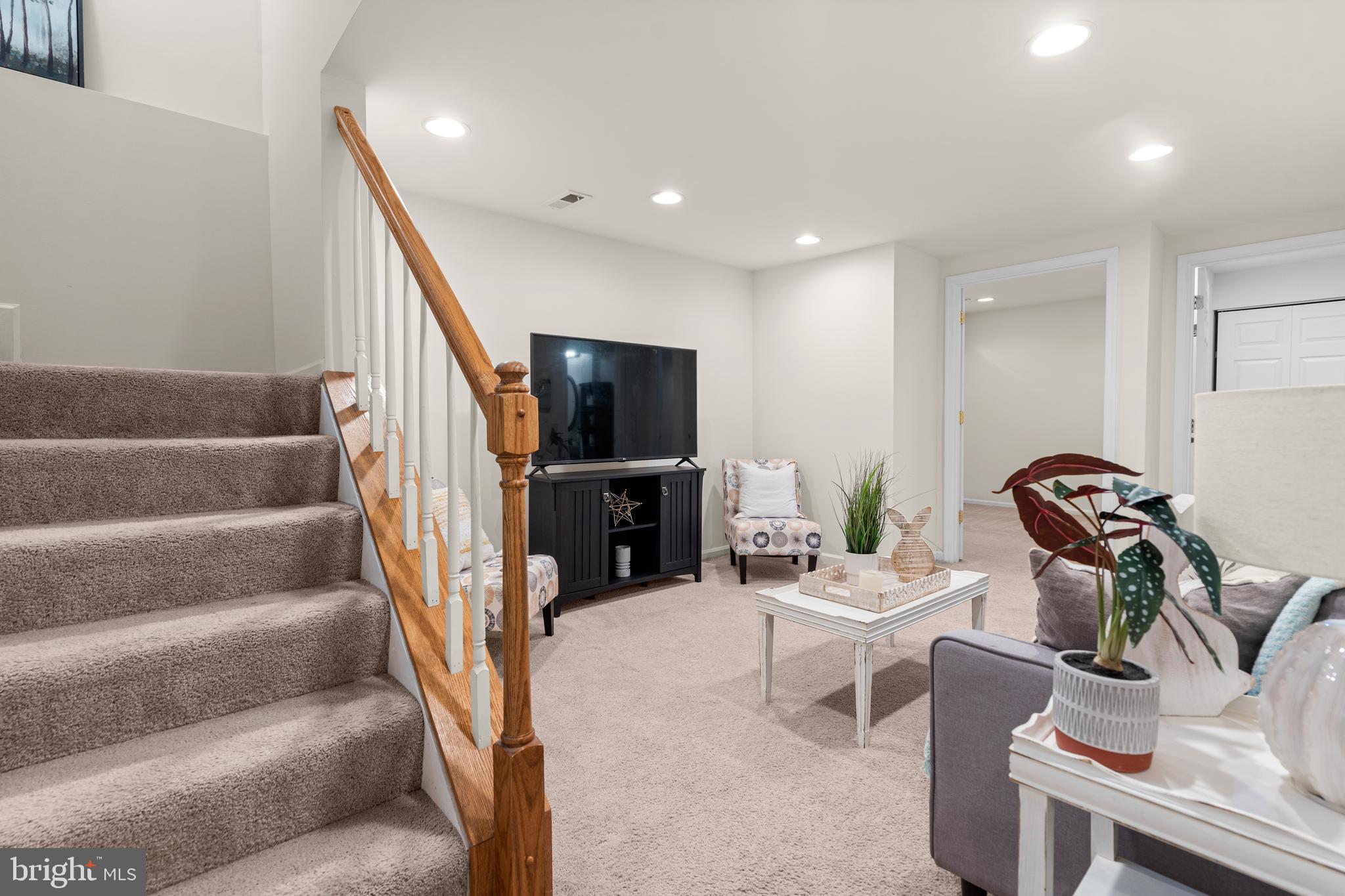 MONTCLAIR - Residential