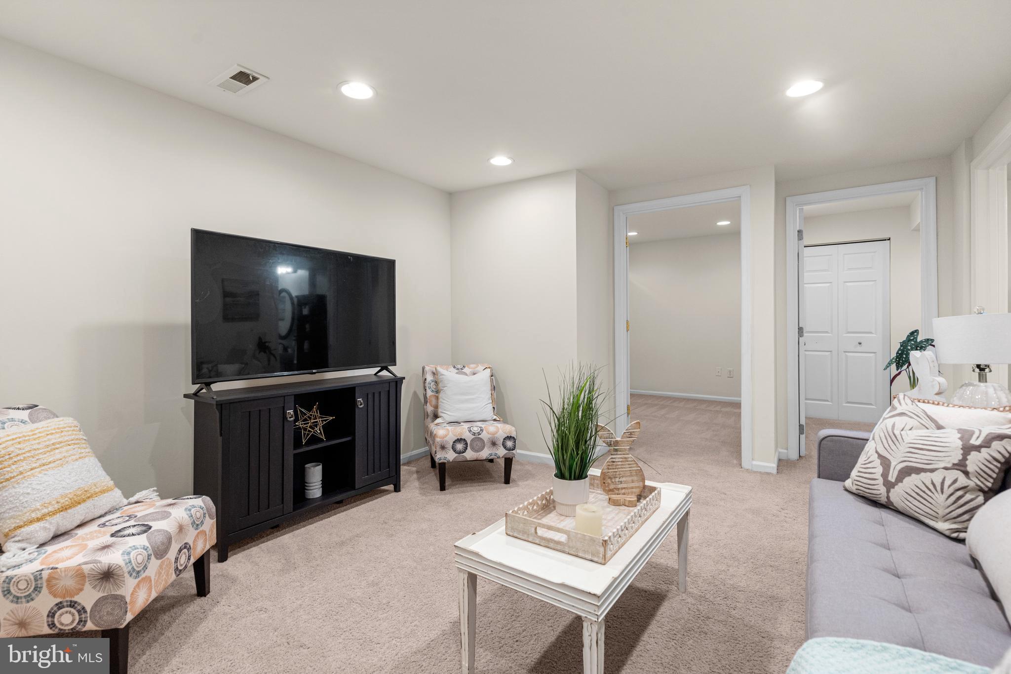 MONTCLAIR - Residential