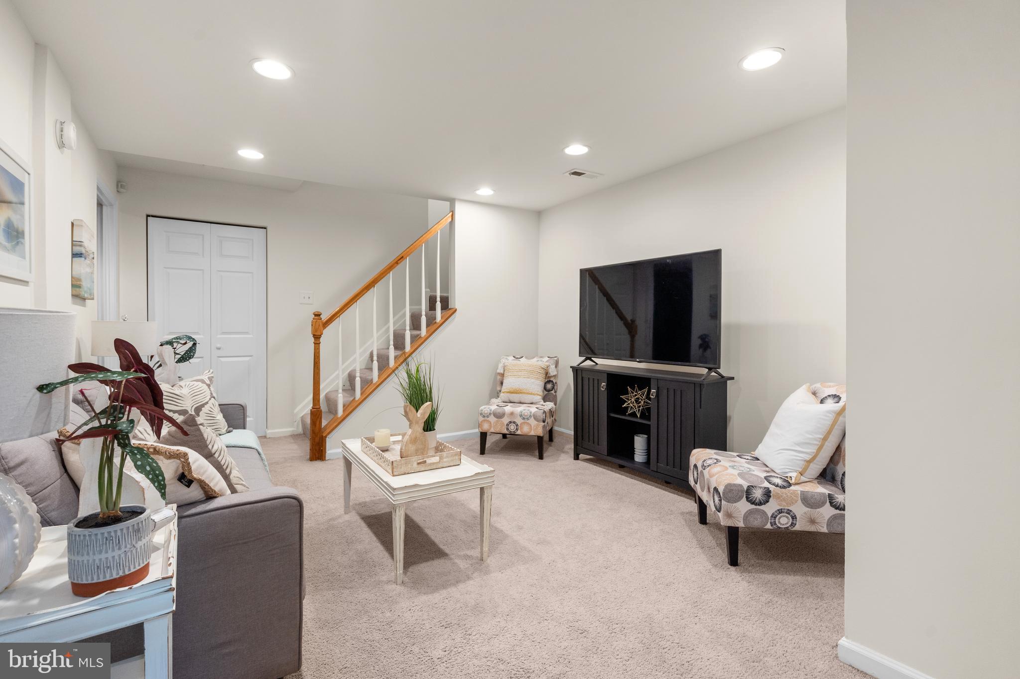 MONTCLAIR - Residential