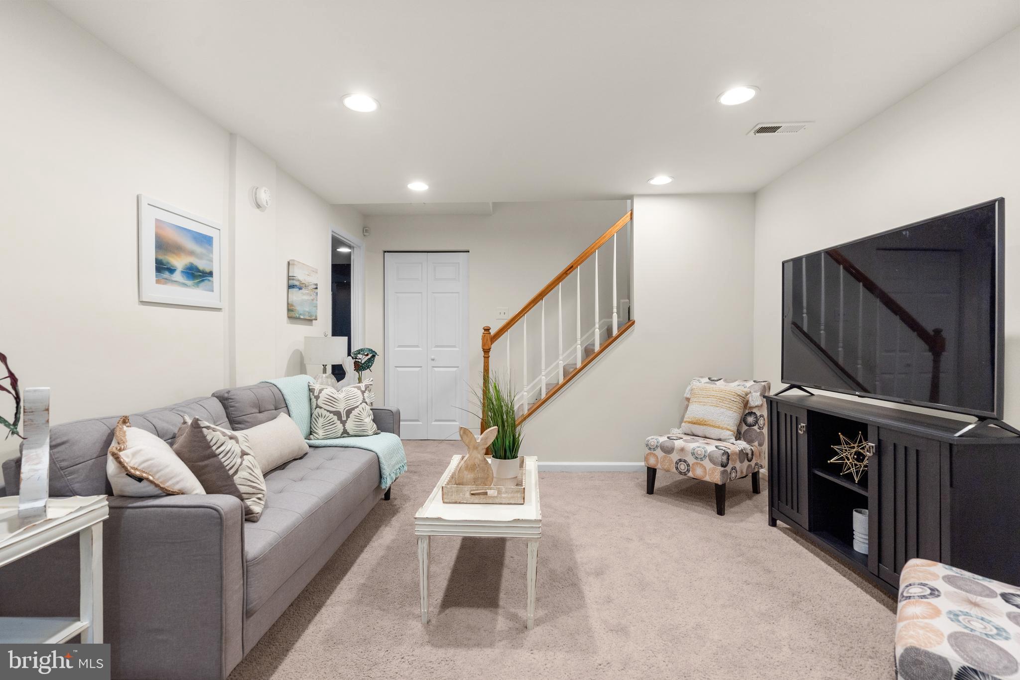 MONTCLAIR - Residential