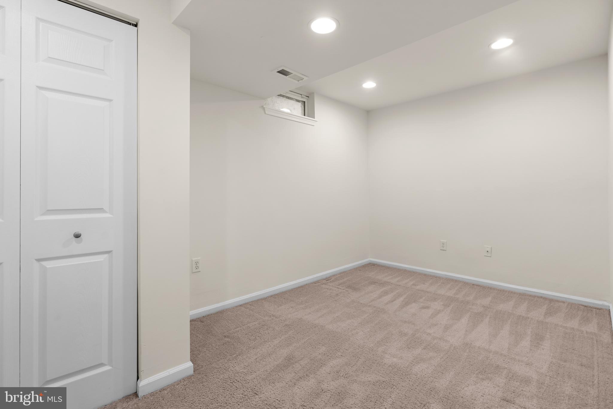 MONTCLAIR - Residential