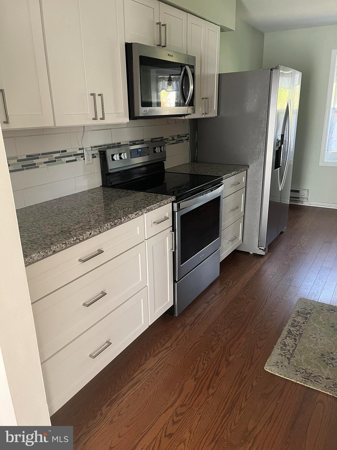 SUMMIT HILLS - Residential Lease