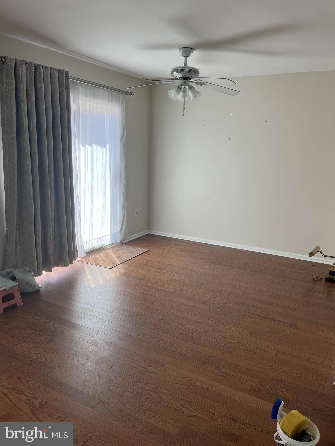 SUMMIT HILLS - Residential Lease