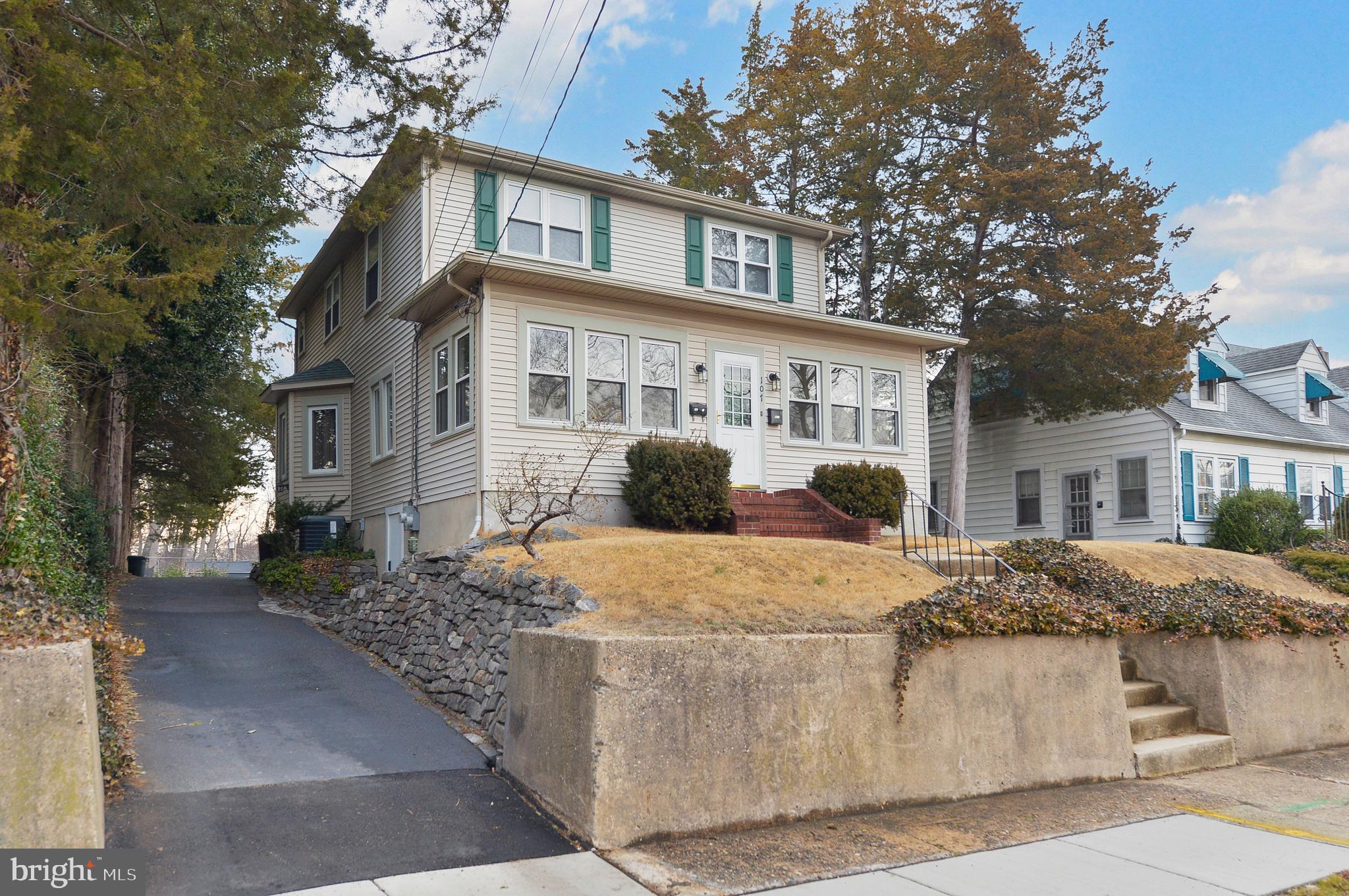 107 E KINGS HIGHWAY 2ND FLOOR
